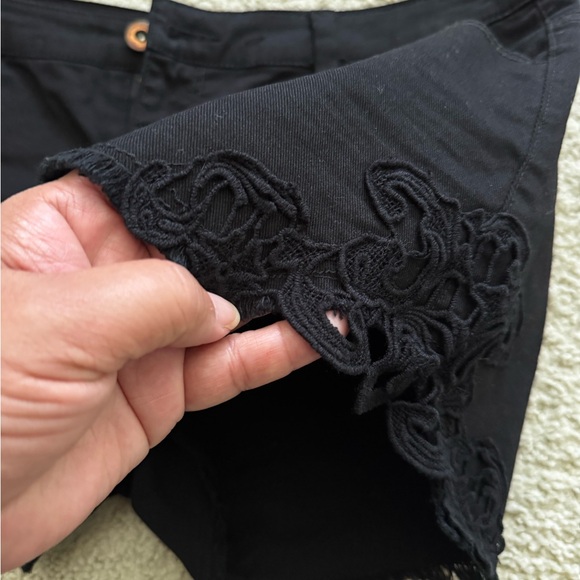 Lot of 2 Women's Black Shorts from H&M - 1 NWT - Picture 2 of 14